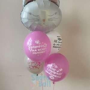 Кошечка и шары с принтом