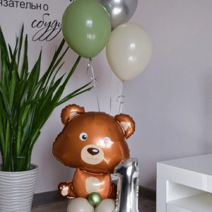 Мишка на стойке