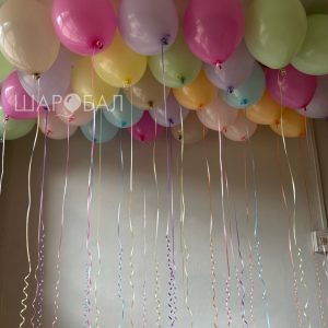 30 шаров макарунс под потолок