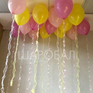 15 шаров с лентами